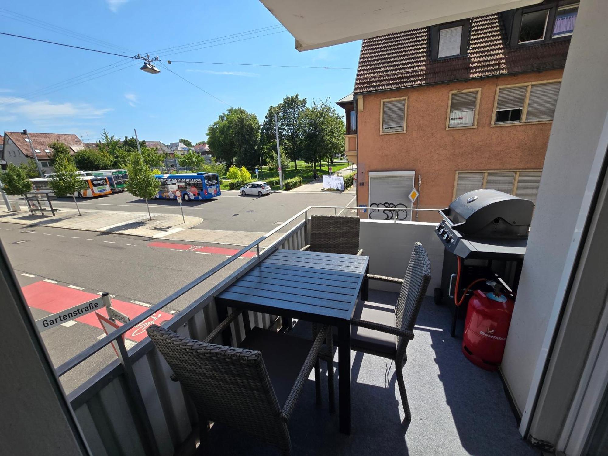 Unter Den Daechern Grillen In Bester Lage Innenstadt Stellplatz Heilbronn Ngoại thất bức ảnh